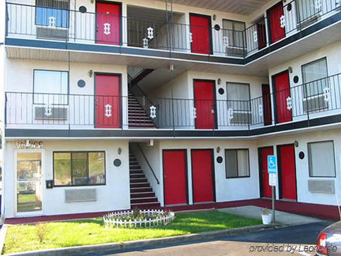 Red Carpet Inn Williamstown Extérieur photo